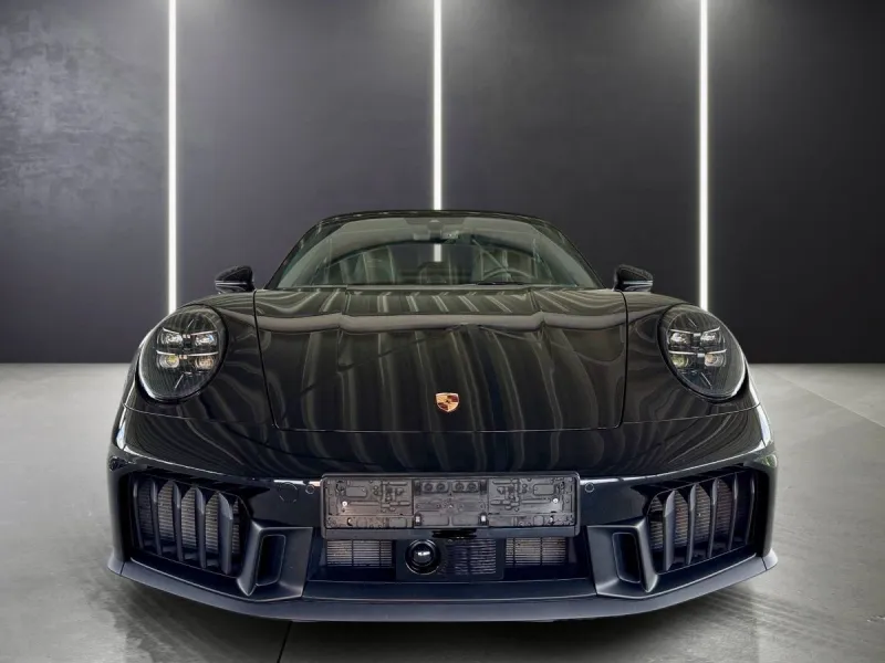 911