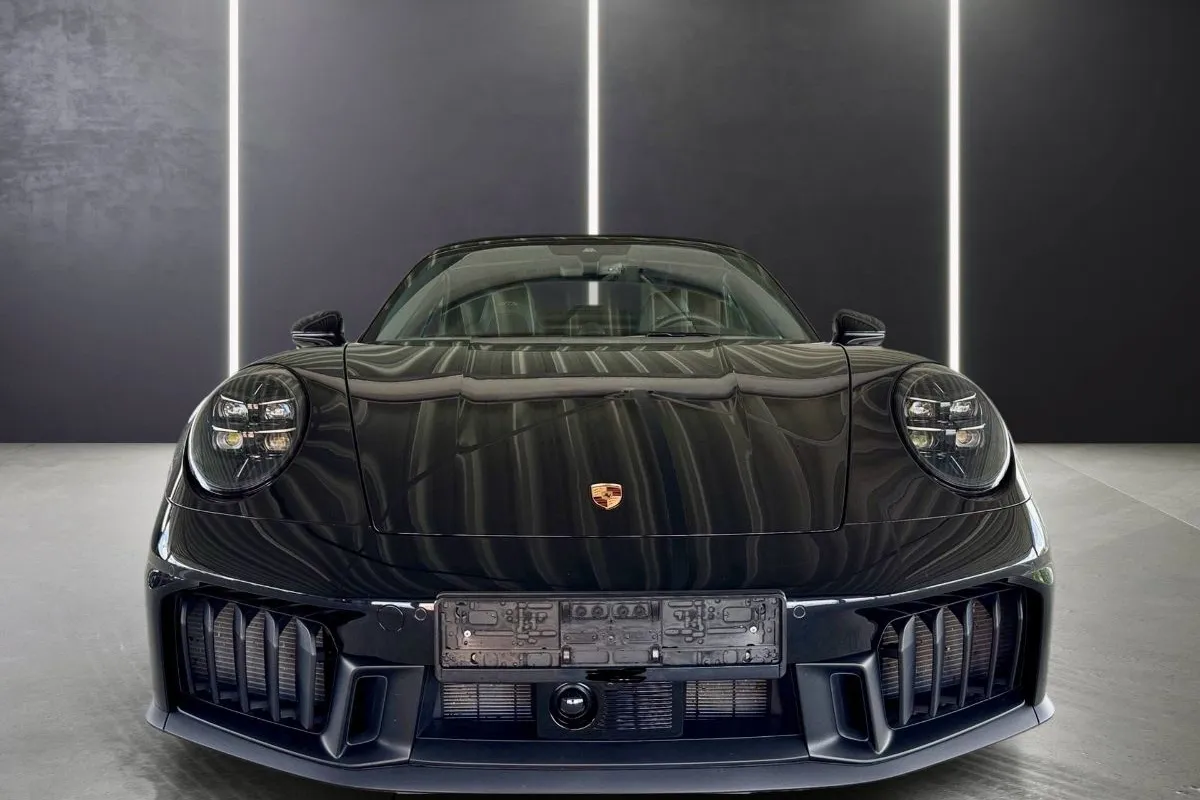 911